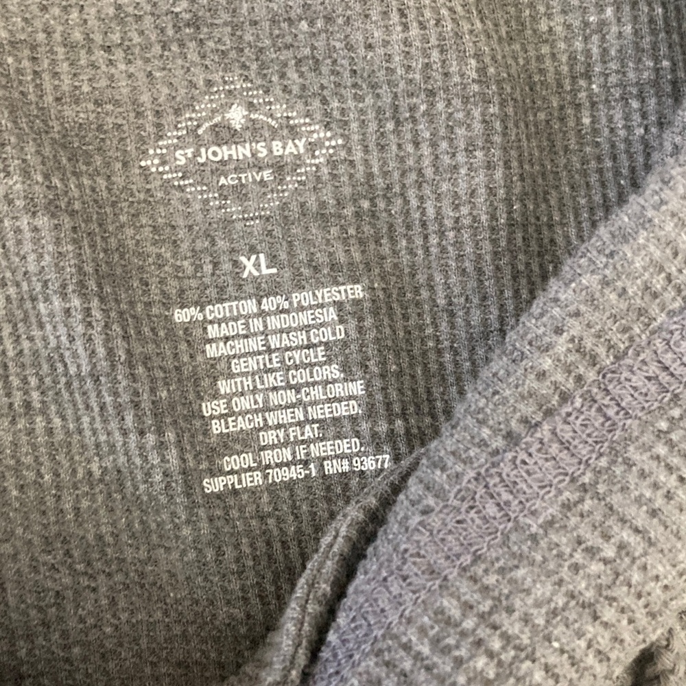 Women’s St. John's Bay Gray top - Picture 2 of 3